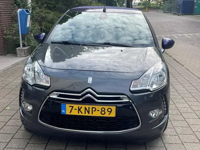 Citroën DS3 Cabrio 1.2 VTi Chic 2013 Benzine 6