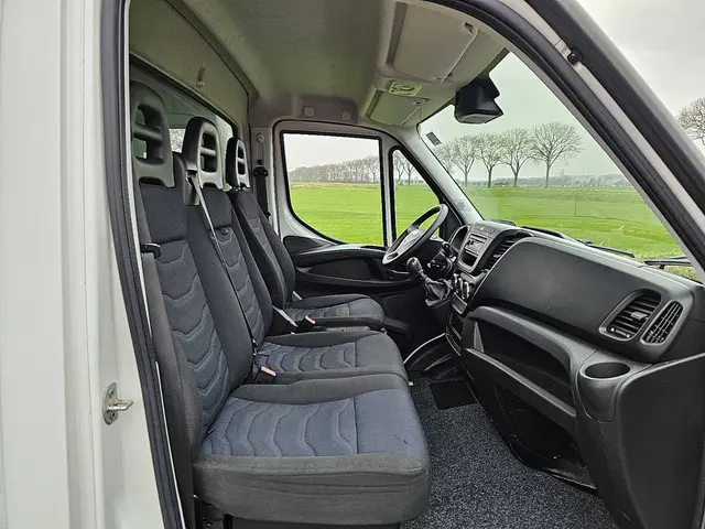 Iveco Daily 35S18 2018 Diesel 6