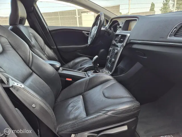 Volvo V40 1.6 T4 Summum LEDER NAVI PDC NAP 2012 Benzine 16
