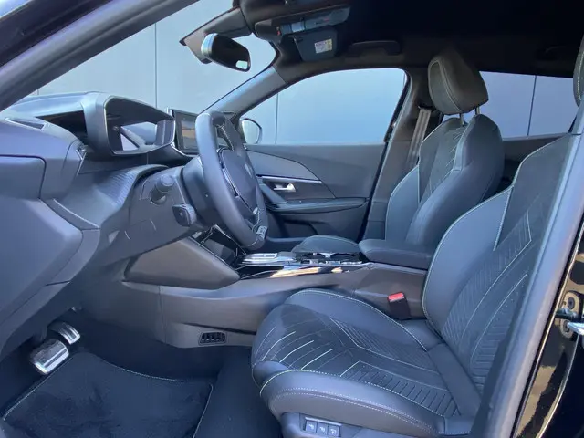 Peugeot e-2008 EV GT Avantage 54 kWh 2025 Elektrisch 21