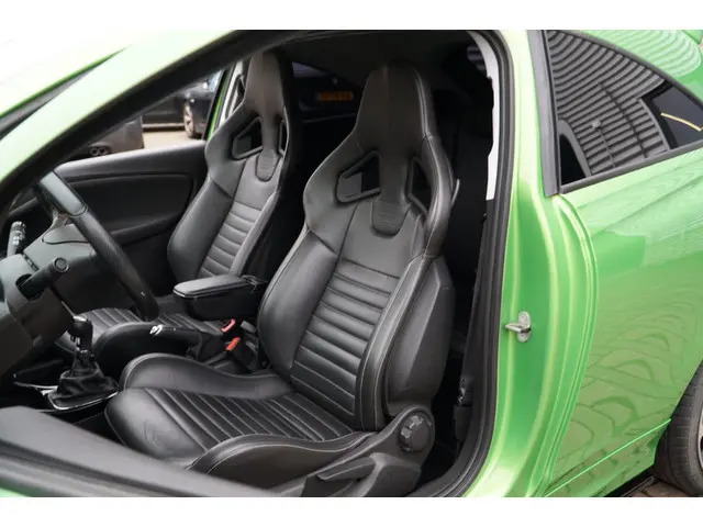 Opel Corsa 1.6 Turbo OPC MAXTON DESIGN 2015 Benzine 2