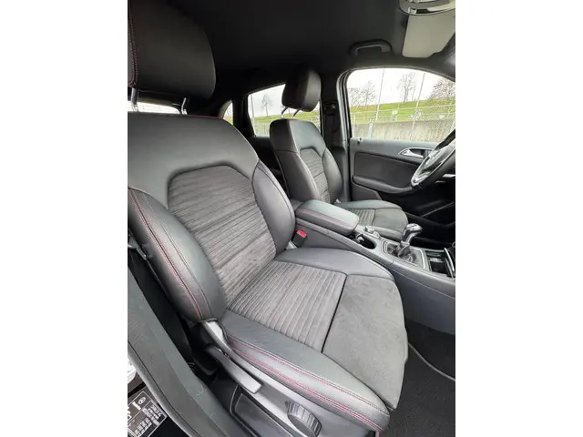 Mercedes-Benz B-Klasse 160 Business 2017 Benzine 17