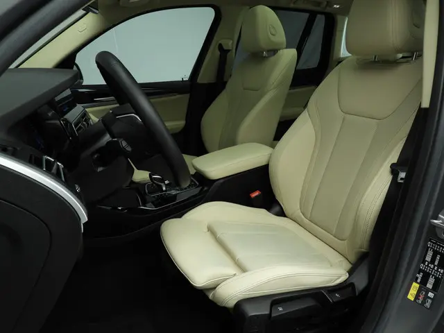 BMW X3 xDrive30e 2024 Hybride Benzine 7