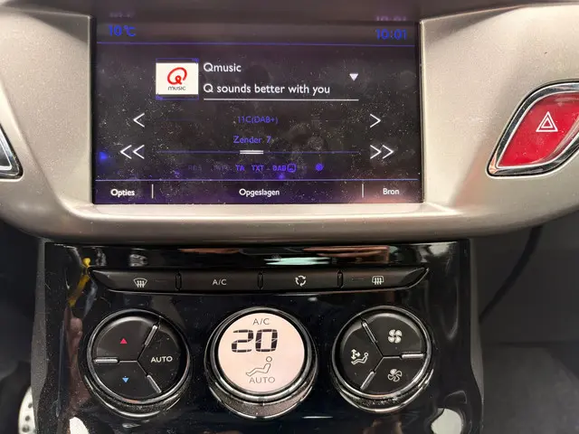 DS DS 3 1.2 PureTech So Chic 2016 Benzine 17