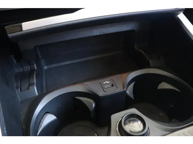 BMW 3 Serie Touring 320i 2020 Benzine 18