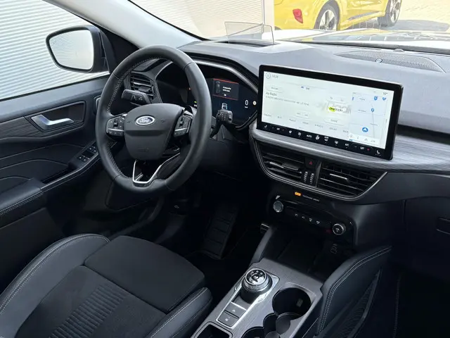 Ford Kuga 2.5 FHEV Active X 2024 Hybride Benzine 12