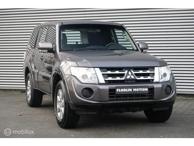 Mitsubishi Pajero 3.2 DI-D Instyle 2013 Diesel 12