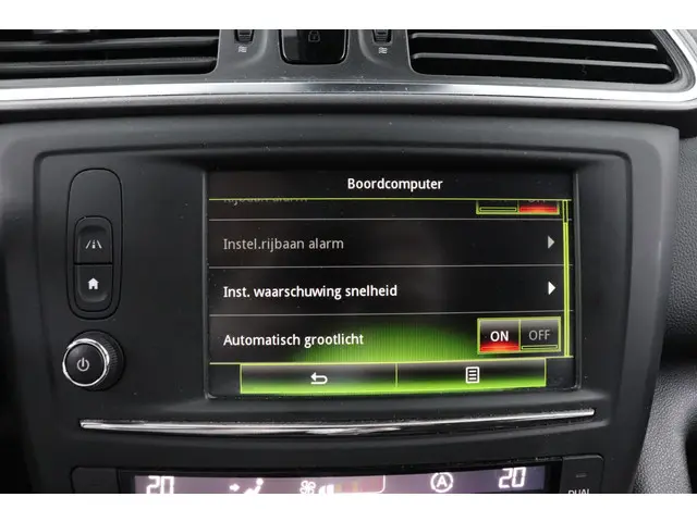 Renault Kadjar TCe 130 EDC Limited 2017 Benzine 18