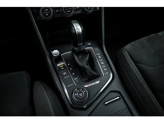 Volkswagen Tiguan 2.0 TSI 4Motion Highline 2018 Benzine 37