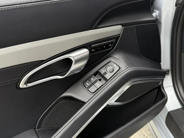 Porsche 911 Cabrio 3.8 Turbo Cabrio 2016 Benzine 17