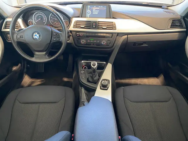 BMW 3 Serie 316i 2012 Benzine 12