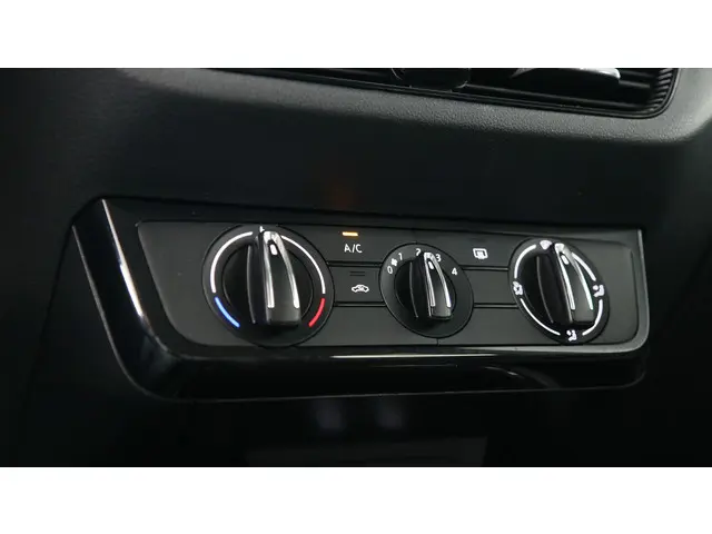 Škoda Fabia 1.0 TSI 95pk Ambition 2024 Benzine 33