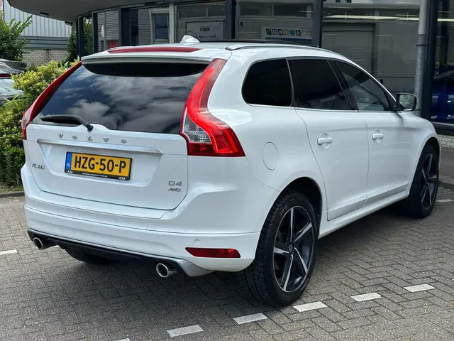 Volvo XC60 2.4 D4 R-Design AWD l ACC l PANO 2016 Diesel 17