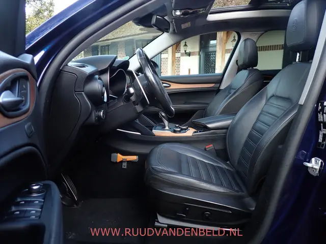 Alfa Romeo Stelvio 2.0T AWD First Edition 2017 Benzine 11