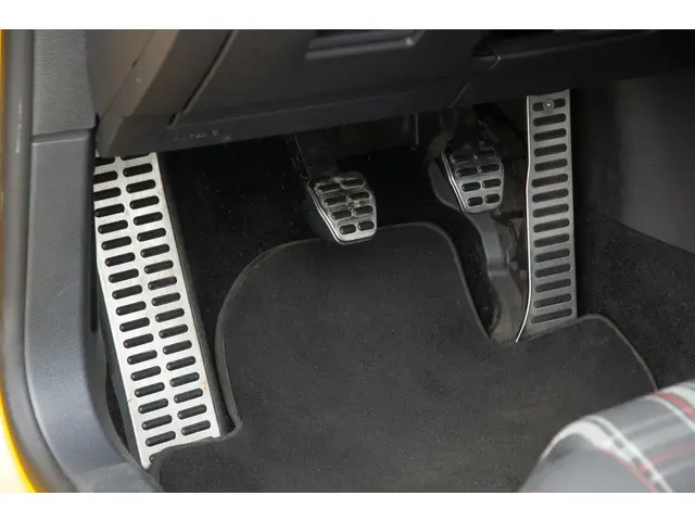 Volkswagen Golf 2.0 GTI UNIEK Nette Auto 2012 Benzine 11