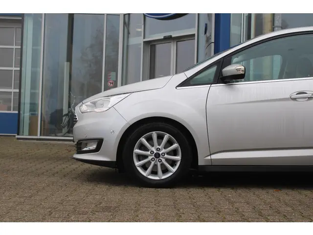 Ford C-MAX 1.5 Titanium 2015 Benzine 35