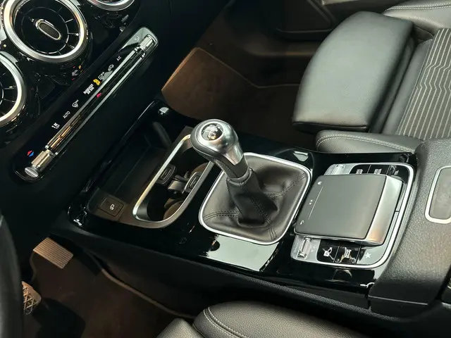 Mercedes-Benz B-Klasse 180 Premium 2019 Benzine 15