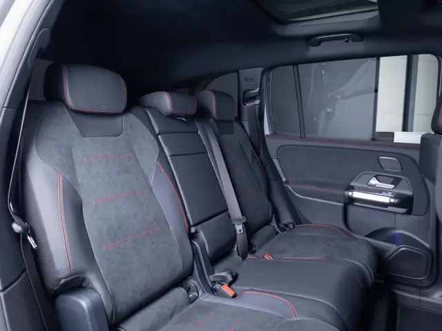 Mercedes-Benz EQB 250+ AMG Line LIMITED 2025 Elektrisch 24