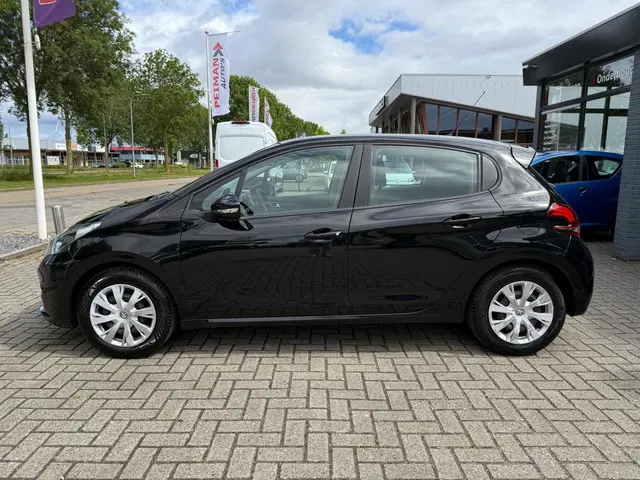 Peugeot 208 1.2 PureTech Blue Lease 2016 Benzine 4