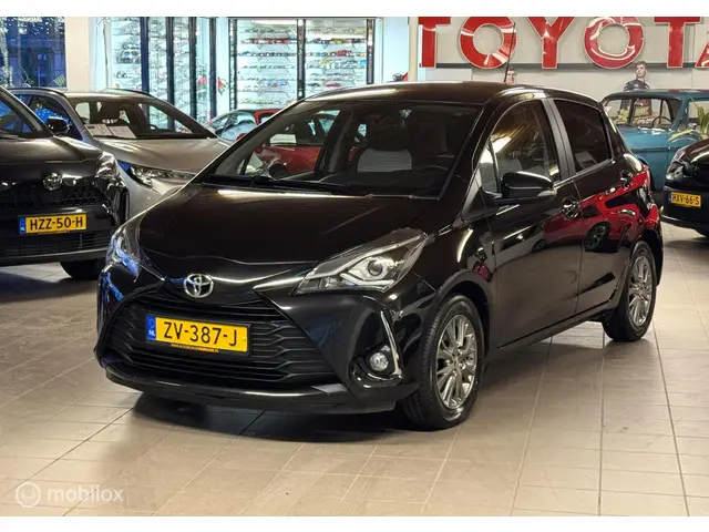 Toyota Yaris 1.5 VVT-i Dynamic AUTOMAAT! 2019 Benzine 2