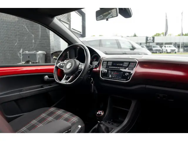 Volkswagen up! 1.0 TSI GTI | Pano | Beats | Camera 2018 Benzine 26
