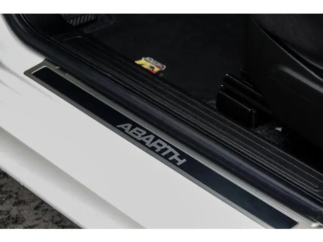 Abarth 595 1.4 T-Jet Pista 2019 Benzine 25