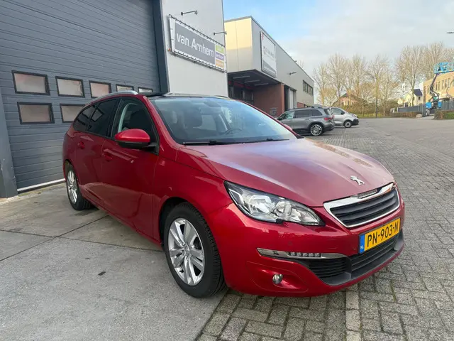 Peugeot 308 SW 1.2 PureTech Blue Lion 2017 Benzine 9