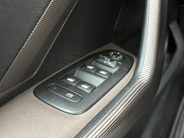 Peugeot 2008 1.6 VTi Féline 2013 Benzine 21