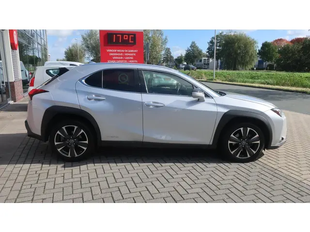 Lexus UX 250h Business Line 2019 Hybride Benzine 2