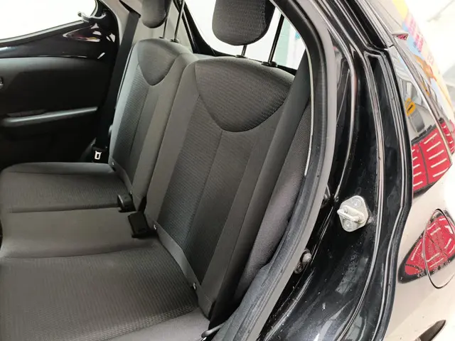 Toyota Aygo 1.0 VVT-i x-play 2021 Benzine 6