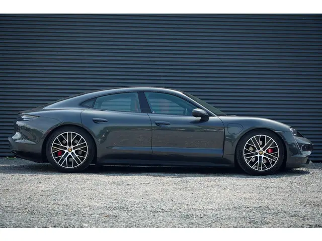 Porsche Taycan 4S Performance 84 kWh 2020 Elektrisch 13