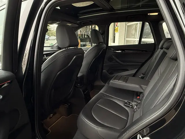 BMW X1 sDrive20i VDL Nedcar Edition 2020 Benzine 7