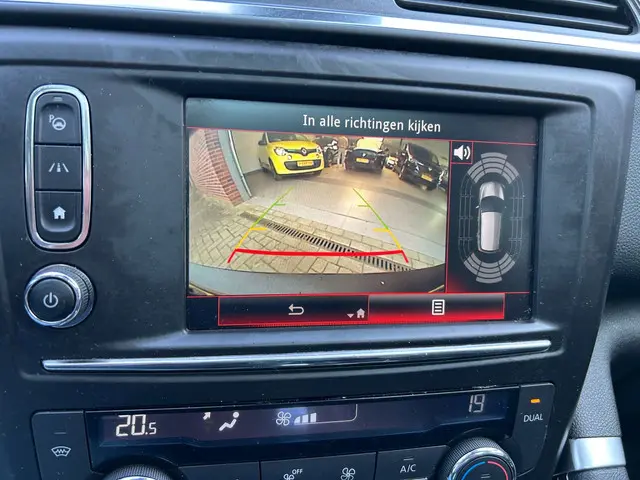 Renault Kadjar 1.2 TCe Bose 2017 Benzine 18