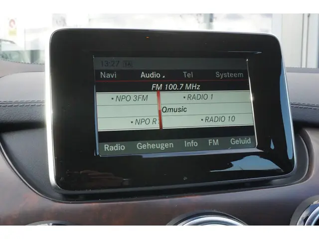 Mercedes-Benz B-Klasse 200 AUT7 Prestige 2013 Benzine 12