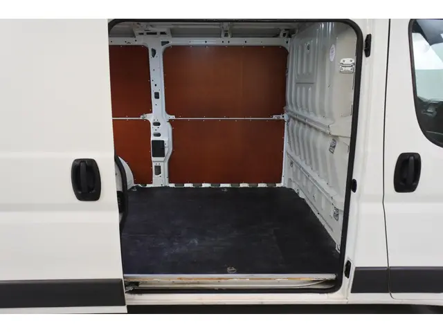 Peugeot Boxer 330 2.2 HDi L2H1 Profit+ 2014 Diesel 12