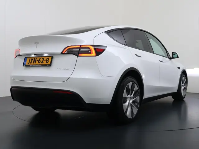 Tesla Model Y Long Range AWD 75 kWh 2022 Elektrisch 8