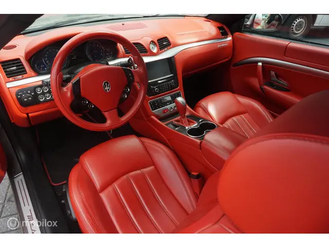 Maserati GranTurismo 4.2 V8 LAGE KM STAND!! 2012 Benzine 16