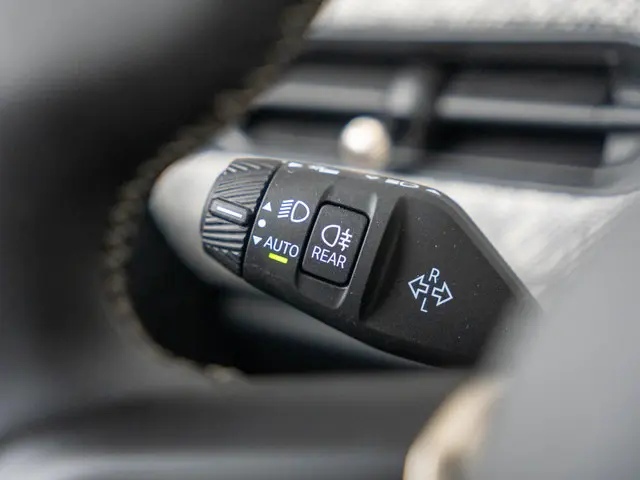 MINI 5-Deurs Cooper C 2024 Benzine 31