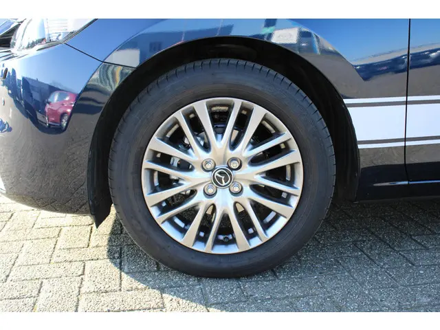 Mazda 2 1.5 e-SkyActiv-G 90 Exclusive-Line 2025 Benzine 28