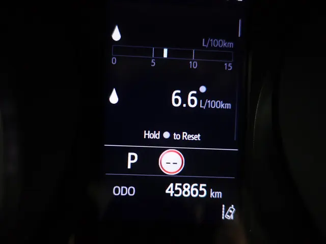 Toyota C-HR 1.8 Hybrid Dynamic Aut- 2023 Hybride Benzine 17