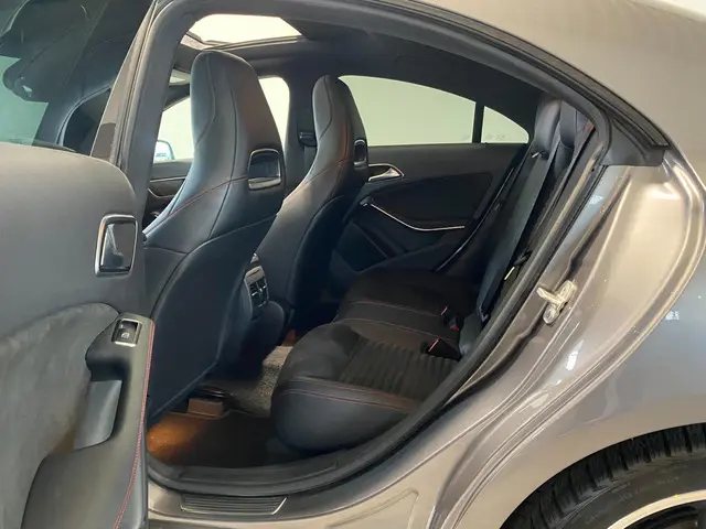 Mercedes-Benz CLA 200 AMG H.K Panor.dak 2014 Benzine 10