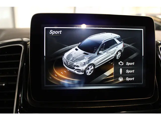 Mercedes-Benz GLE 500 e 4MATIC 2016 Hybride Benzine 25
