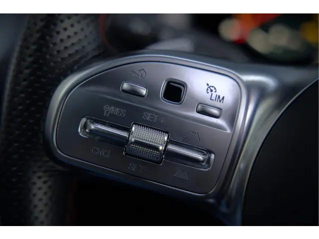 Mercedes-Benz A-Klasse AMG 35 4MATIC 2022 Benzine 42