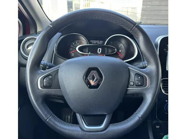 Renault Clio Estate 0.9 TCe Limited 2017 Benzine 6