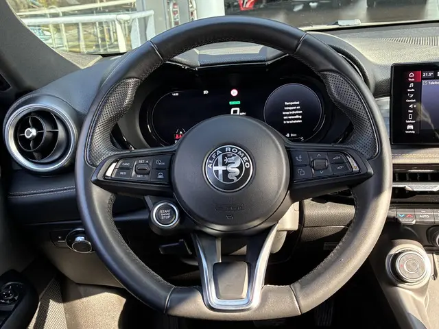 Alfa Romeo Tonale 1.3T PHEV Ti 2024 Hybride Benzine 22