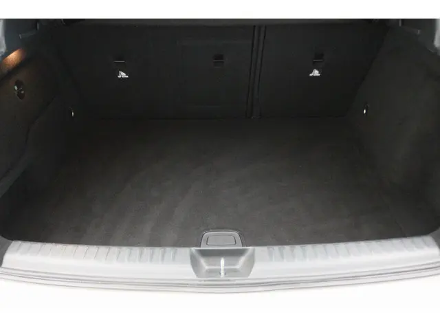 Mercedes-Benz GLA 180 Ambition Automaat 2015 Benzine 14
