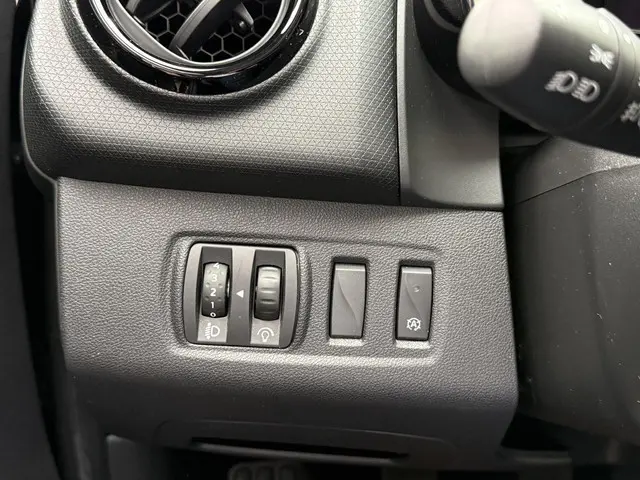 Renault Clio Estate 0.9 TCe Limited 2018 Benzine 23