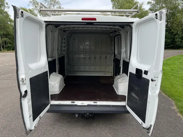 Peugeot Boxer 328 2.2 HDI L1H1 XR Profit+ 2015 Diesel 29