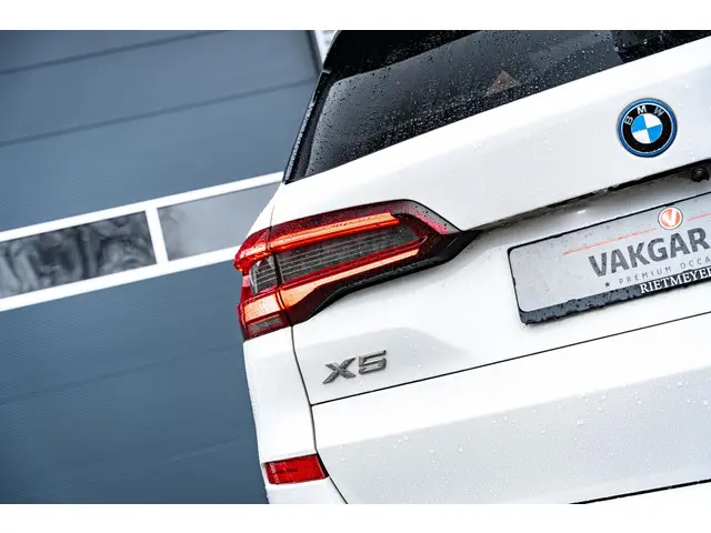 BMW X5 xDrive45e High Executive 2022 Hybride Benzine 24