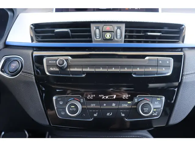 BMW X2 xDrive25e 2022 Hybride Benzine 22